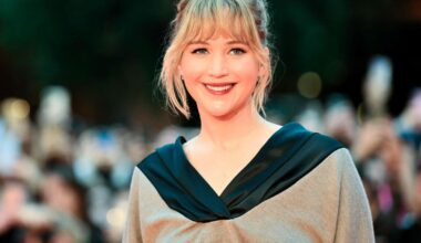 Jennifer Lawrence utfordrer rød løper-moten med genser fra Dior