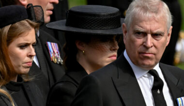 Prinsesse Beatrice og Eugenie forlater Storbritannia etter prins Andrews skandale