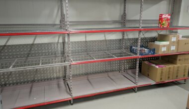 Tomme lagre: - Folk er sultne