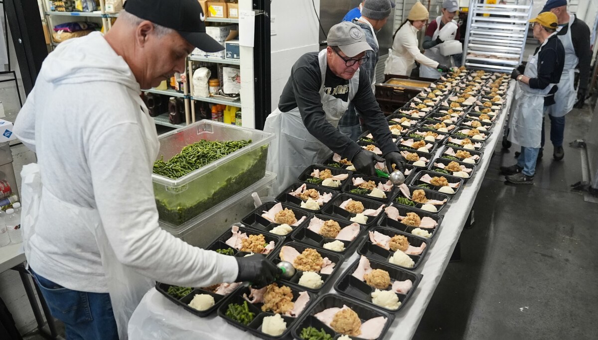 Millioner kan gå uten matpenger fra i morgen