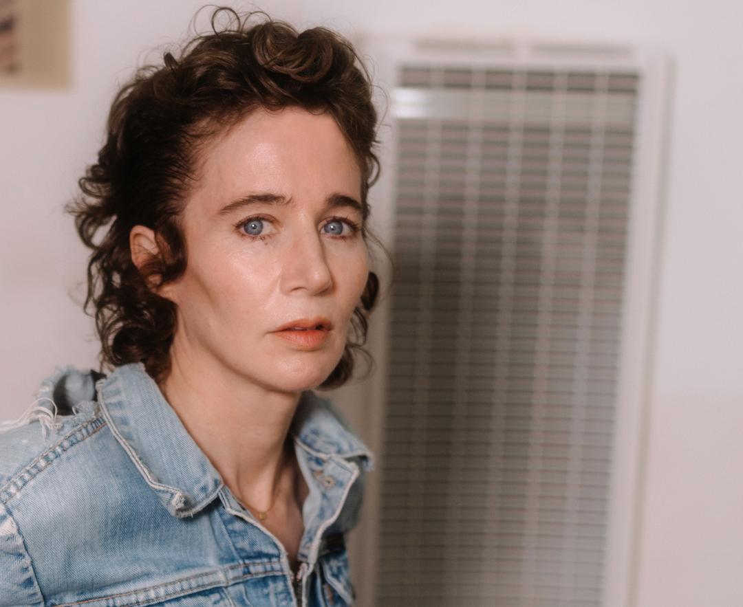 Bokanmeldelse: Anmeldelse ny bok av Miranda July «På alle fire»: En intenst kåt midtlivsroman