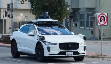 Politiet stoppet selvkjørende bil – men kunne ikke gi bot