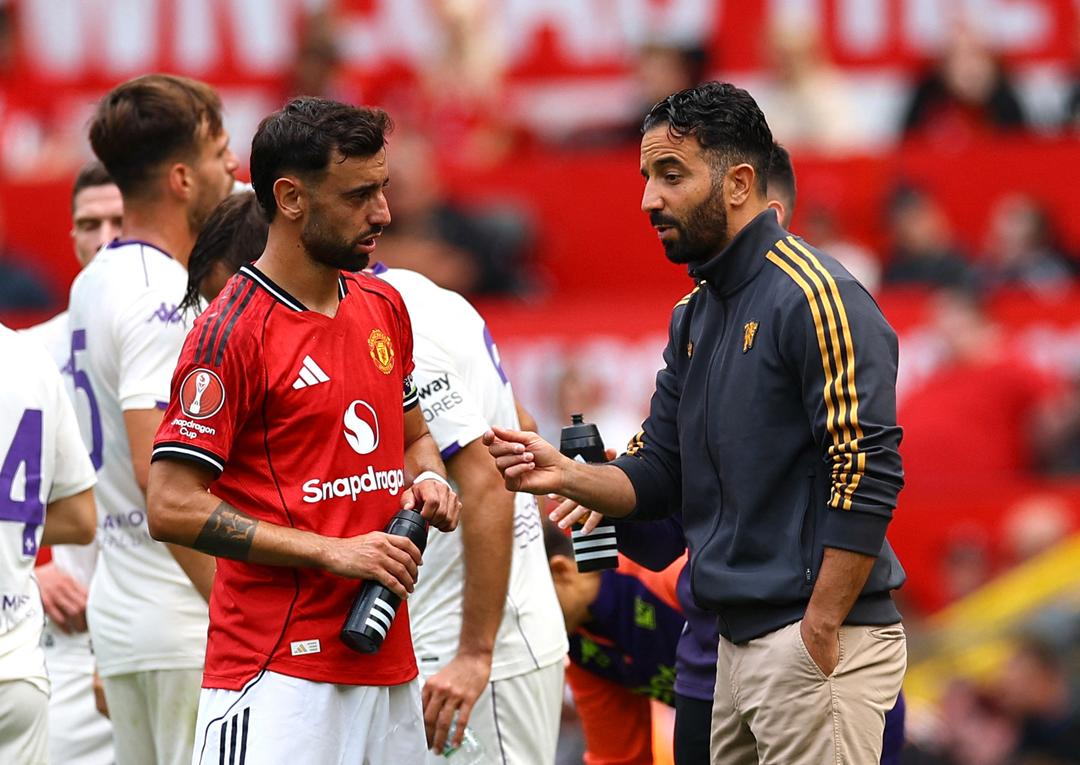 Fernandes støtter Amorim etter Ratcliffes uttalelser