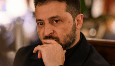 Russiske angrep lammer Kharkiv – Zelenskyj drar til USA for krisemøte