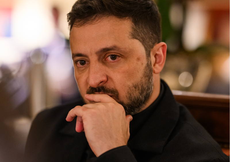 Russiske angrep lammer Kharkiv – Zelenskyj drar til USA for krisemøte