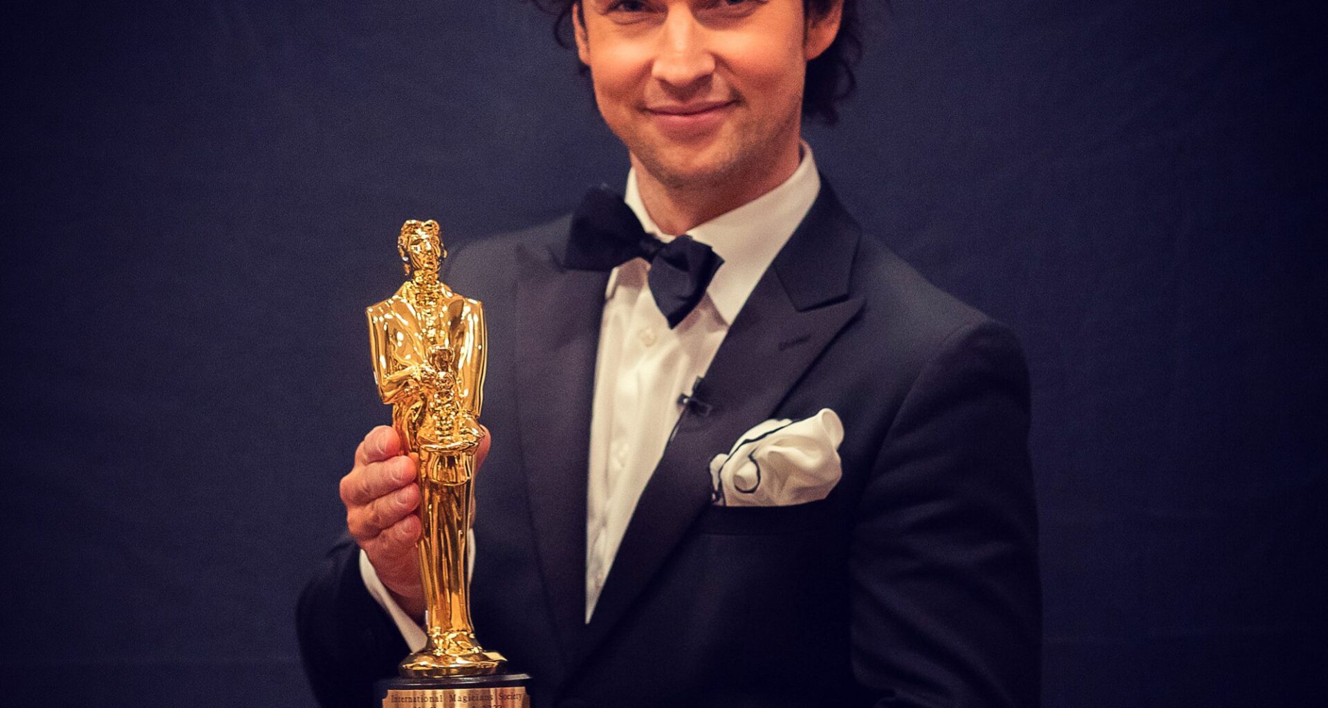 Mosjøen, Kultur | Prisvinnende magiker og illusjonist til Mosjøen: – Jubilerer med 30 show