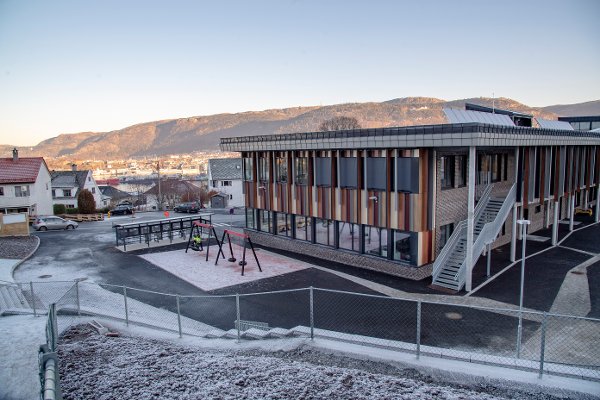 Skoleprosjekt.  Skoler og ulike uteområder i Bergen kommune. 
 

 
Damsgård skole
