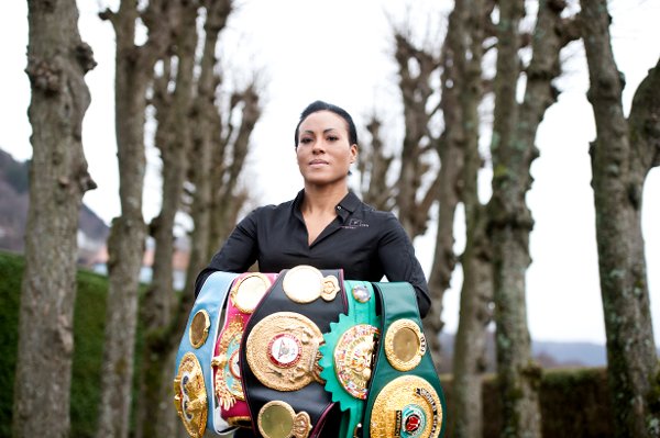 cecilia Brækhus bokser i Bergen i juni. 
