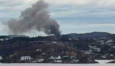 Brann, Nyheter | Garasjebrann på Sotra: – Spredt seg til hus