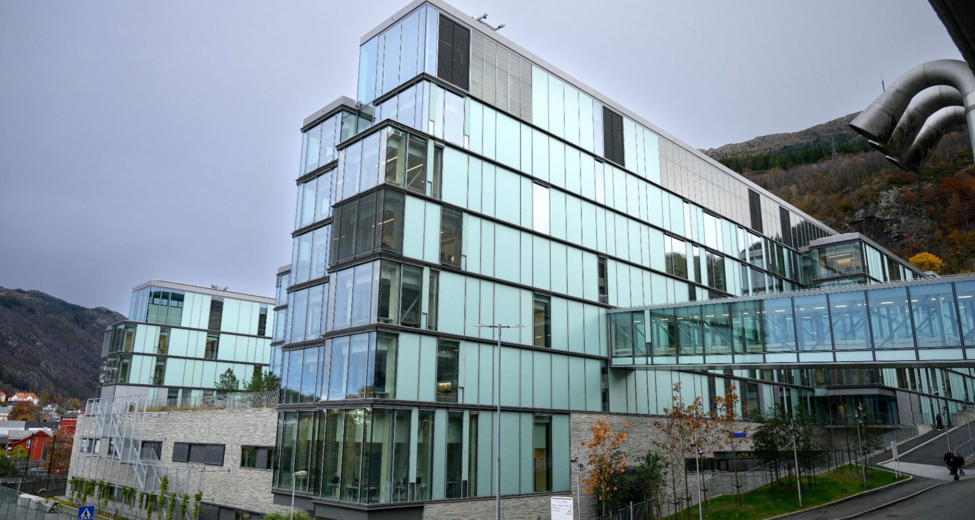 Haukeland sykehus, Dødsfall | NRK: Åpner tilsynssak etter at 14 år gammel jente døde