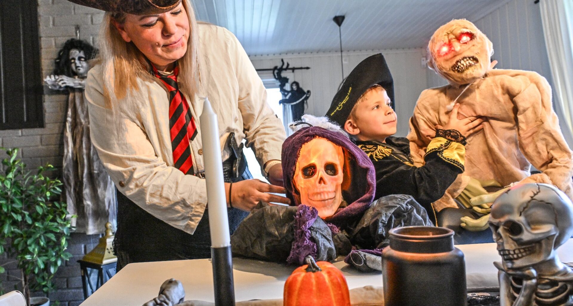 Halloween, Lisleby | Kristine Myhre Paulsen i Fjellstiveien 11 på Lisleby inviterer til halloweenfest