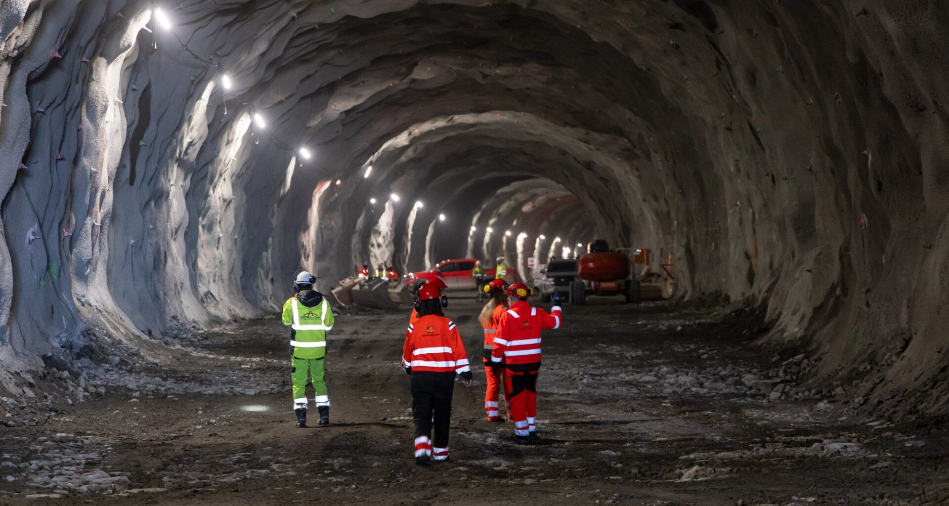 Sotrasambandet, Drotningsviktunnelen | Her sprenges første åpning i Drotningsviktunnelen