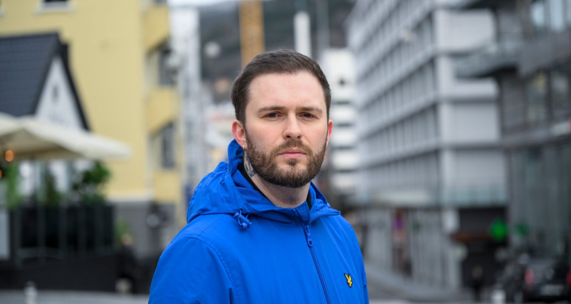 Debatt, Influencer | Torkel Eikevik er 33 år og illsint: – Influenserar, reality-show, podcastar. Den eine dummare enn den andre