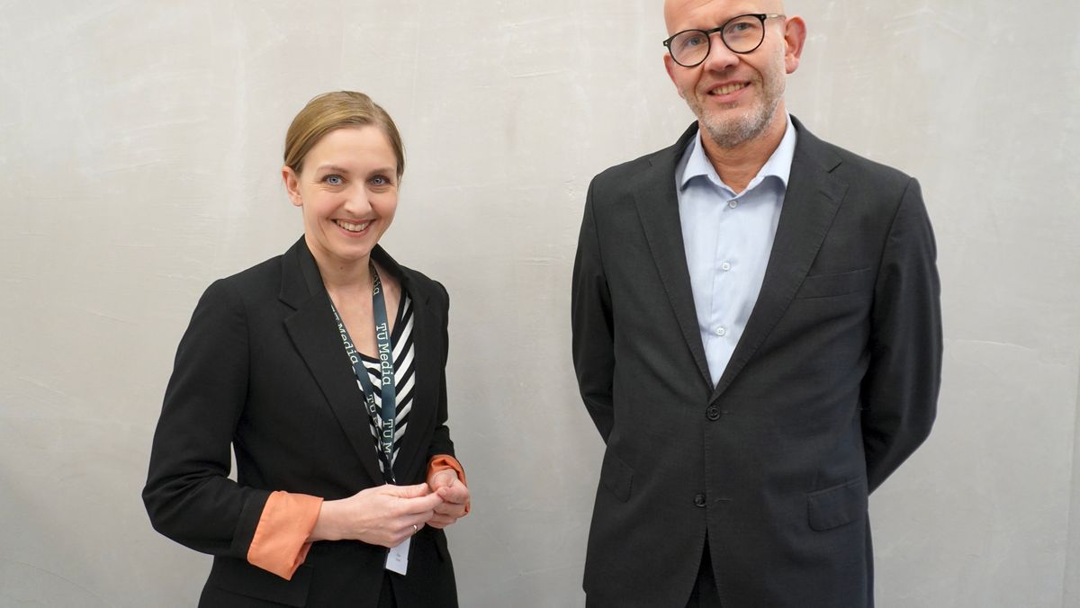 Tord Lien er tidligere energiminister for Frp og nå direktør for eksterne relasjoner i Trønderenergi. her i samtale med TUs kommentator Ellen Viseth.