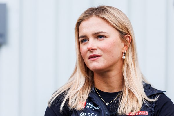 Langrennsløper Frida Karlsson. 