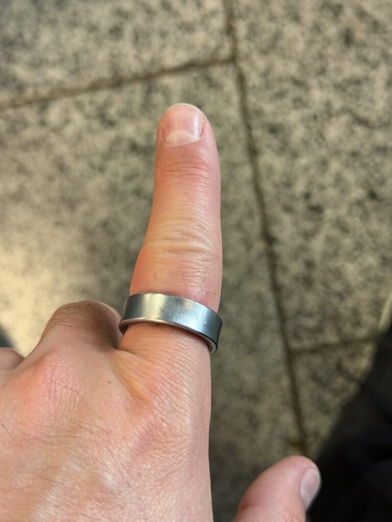 Samsung Galaxy Ring on finger