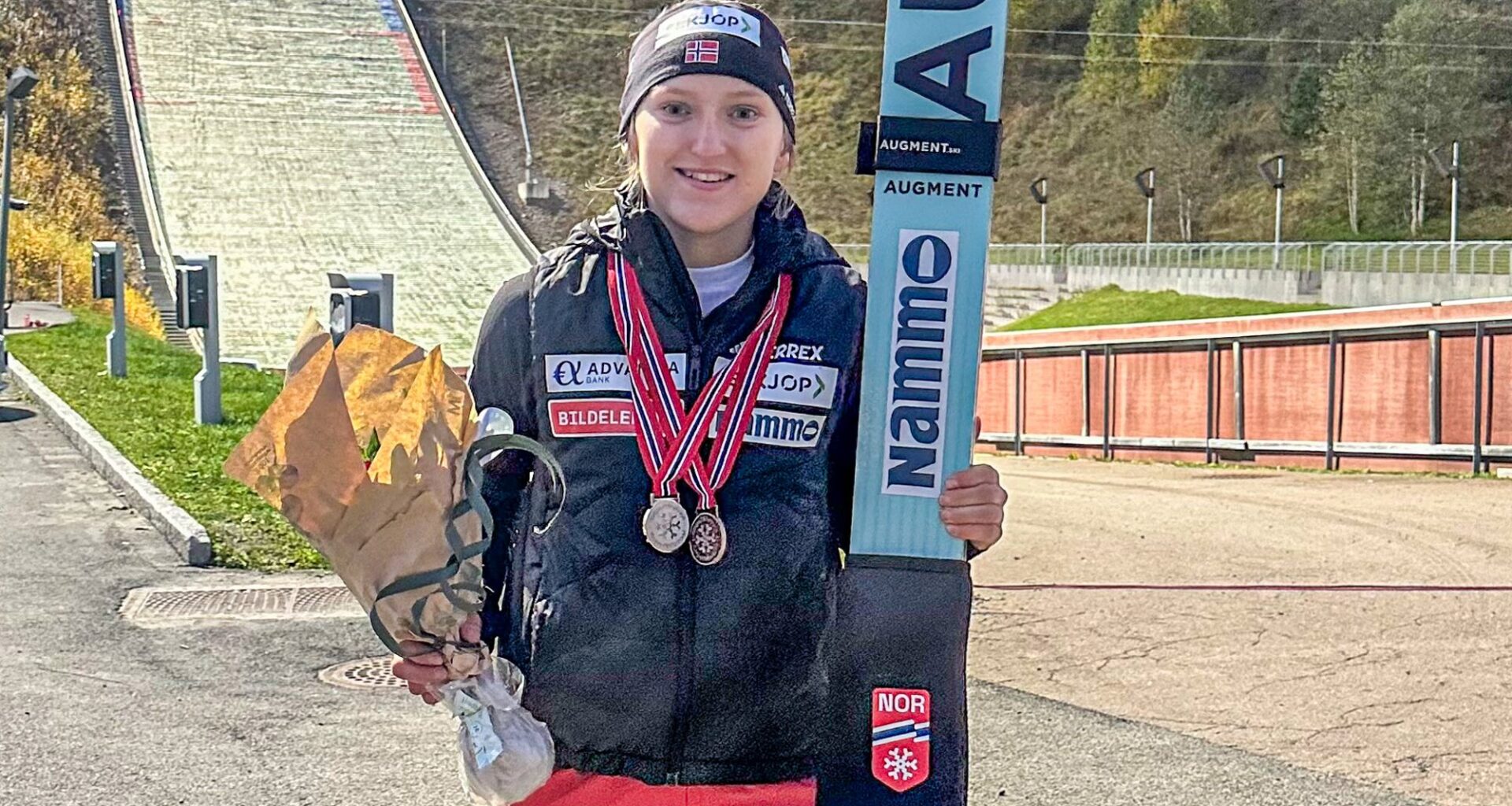 Heidi Dyhre Traaserud, Hopp | Medaljene strømmer på: – Dette var stas