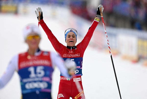 Langrennsløper Heidi Weng. 