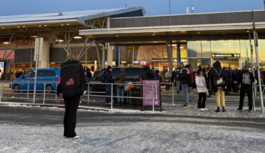 Tromsø lufthavn, Evakuering | Måtte evakueres etter at noen røyka på do