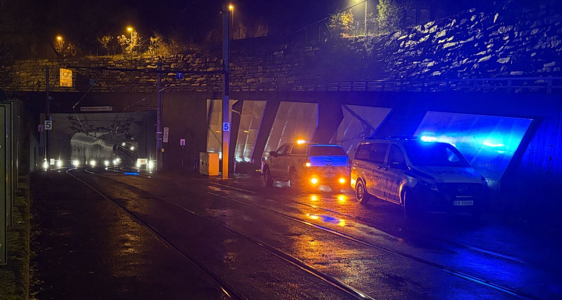 Hendelser, Politi | Bil kjørte inn i bybanetunnel - Bergensavisen