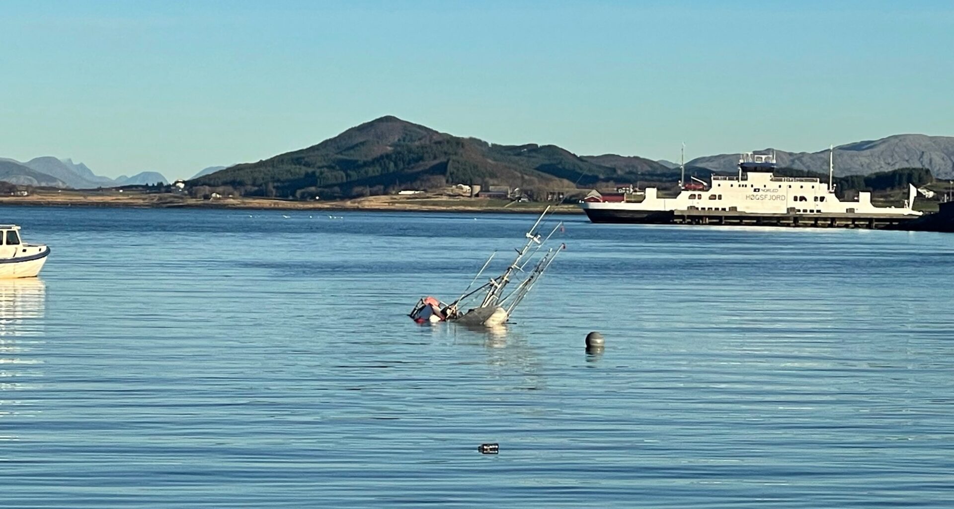 Ulykker, Alstahaug | Båt sank – mann i 60-årene hentet opp fra havet