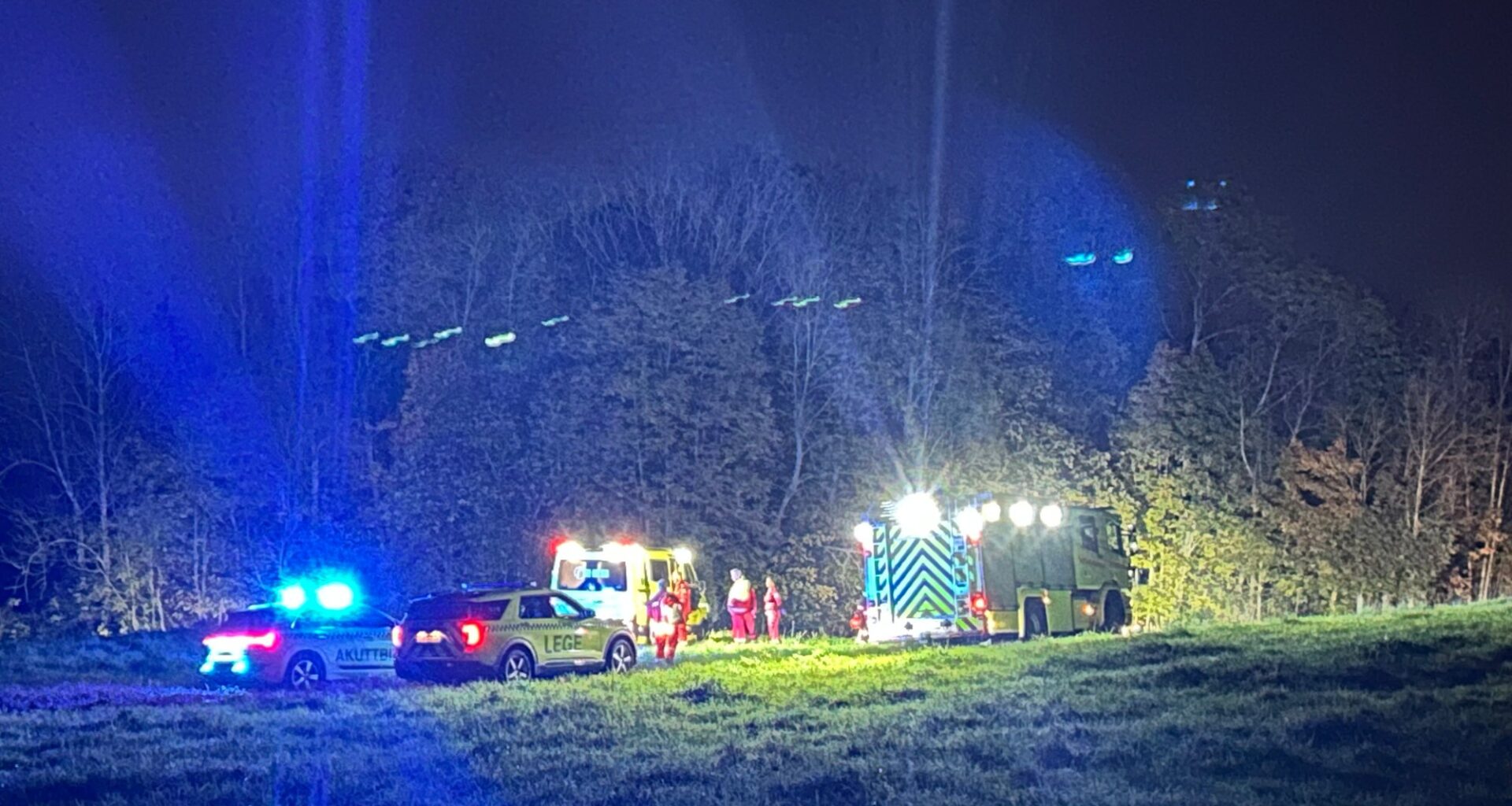 Ulykker og hendelser, Asker | Bil har kjørt av veien: – Fremstår alvorlig