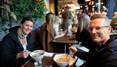 Mathall, Restauranter | Massiv kø før åpning av den nye Mathallen