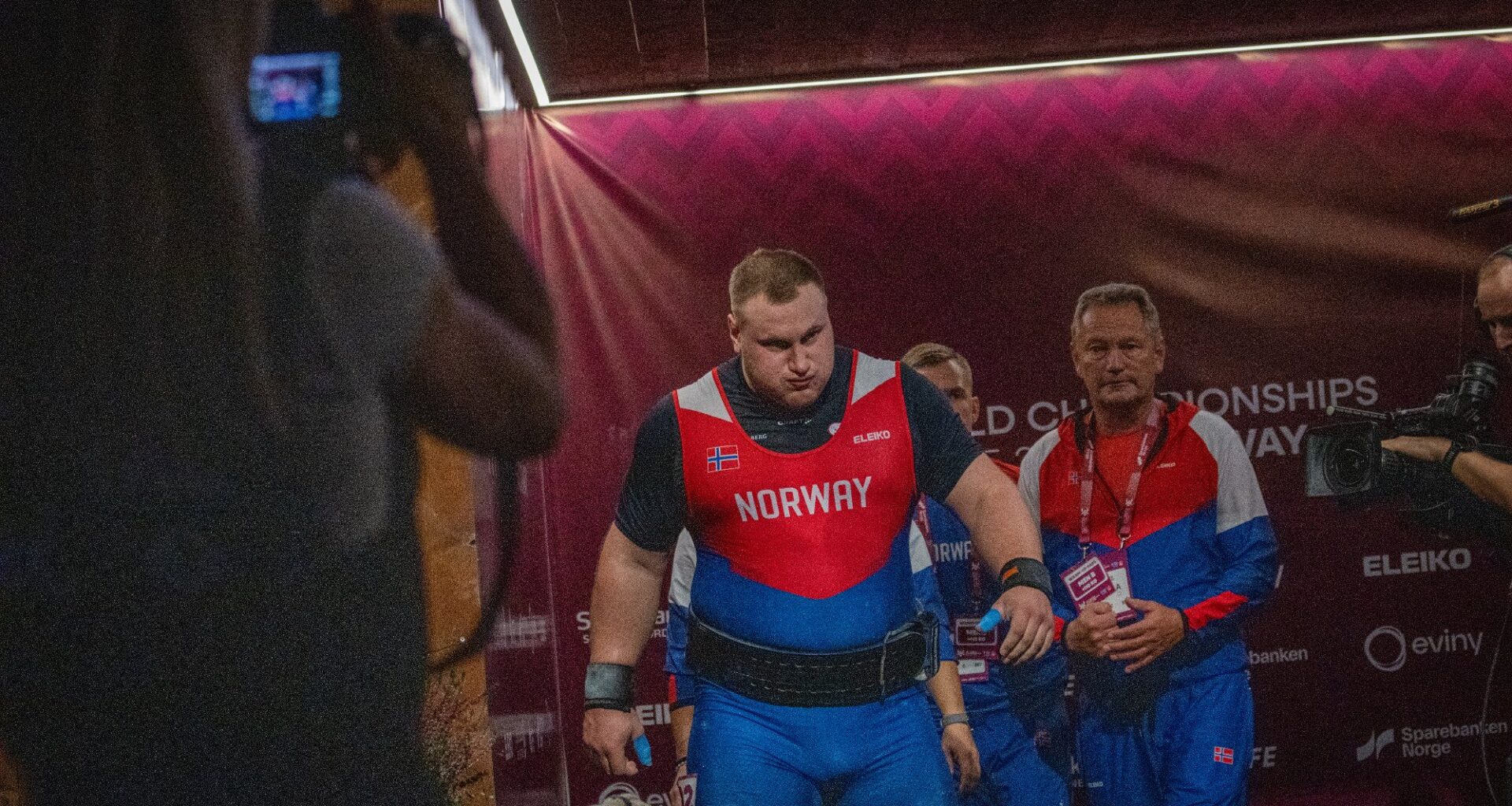 Sport, VM i vektløfting | Løfta seg til ein sjetteplass i VM på heimebane