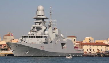 De neste åtte årene vil Europa ferdigstille rundt 40 kampfartøy av fregattstørrelse og samtidig modernisere en rekke eldre enheter, skriver innleggsforfatteren. Dette er den  italienske fregatten Carlo Margottini.