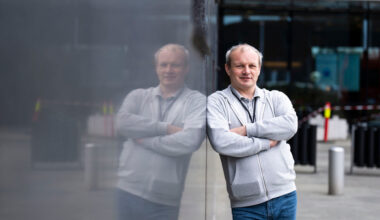 Norsk utviklar kjøper tilbake aksjar frå svensk spelgigant: –...