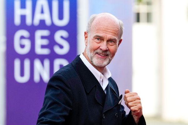 Haugesund 20240818. 
Erik Poppe under rød løper før premieren på filmen 