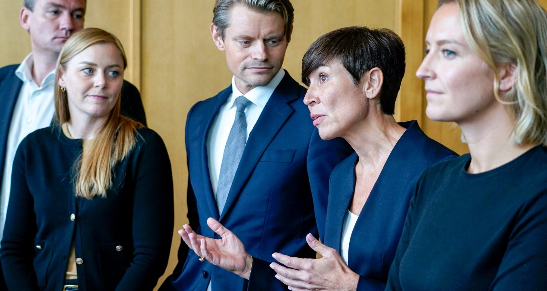 Politikk, Høyre | Sture Pedersen (H) ber Ine Eriksen Søreide svare om hun vil bli Høyre-leder: – Må gå an å klarere
