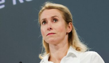 EUs utenrikssjef Kaja Kallas mener det er nødvendig å tenke utenfor boksen for å få stanset den russiske skyggeflåten.