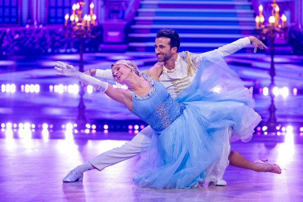 Tiril og Santino opptrer under program 3 av Skal vi danse 2025.
Foto: Thomas Andersen / TV 2