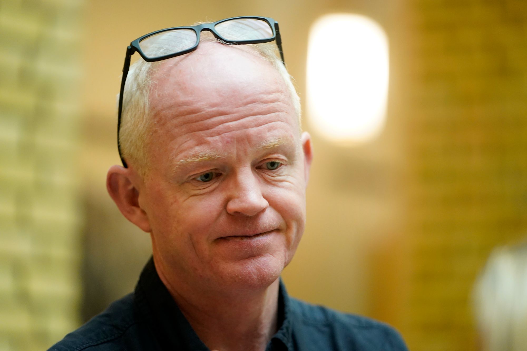 Lars Haltbrekken i SV ber energiministeren gripe inn og stanse strømeksporten for å øke fyllingsgraden i vannmagasinene i Sør-Norge.