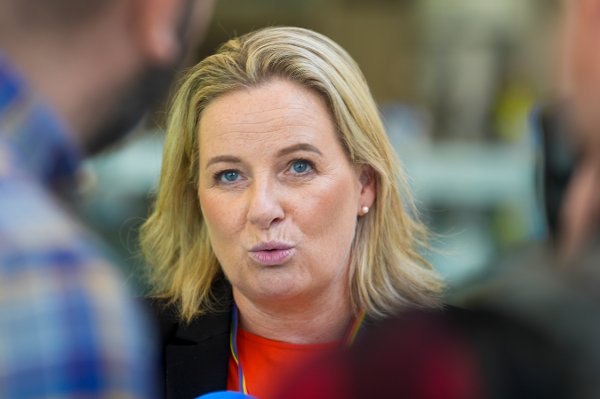 Oslo 20240827. 
Tøyenbadet åpnes i slutten av året. Prislappen ligger på rundt 2,4 milliarder kroner. Anlegget har blant annet et basseng på 50 meter. Byråd Anita Leirvik North (H) var med på pressevisning tirsdag.
Foto: Terje Pedersen / NTB