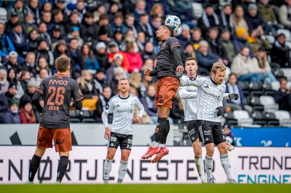 Trondheim 20250504.
Brynes Alfred Scriven under eliteseriekampen i fotball mellom Rosenborg og Bryne på Lerkendal stadion.
Foto: Ole Martin Wold / NTB