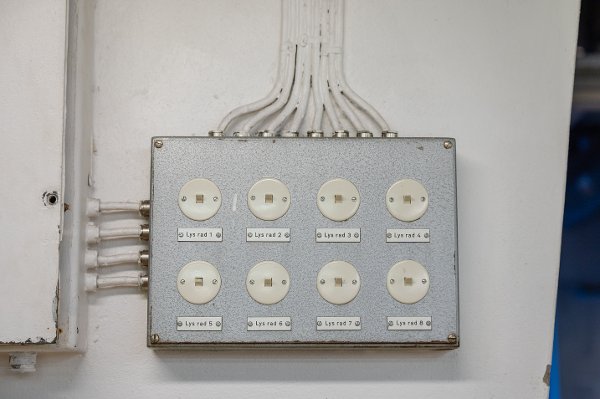 Rester etter en svunnen tid, gir stemning til rommene.