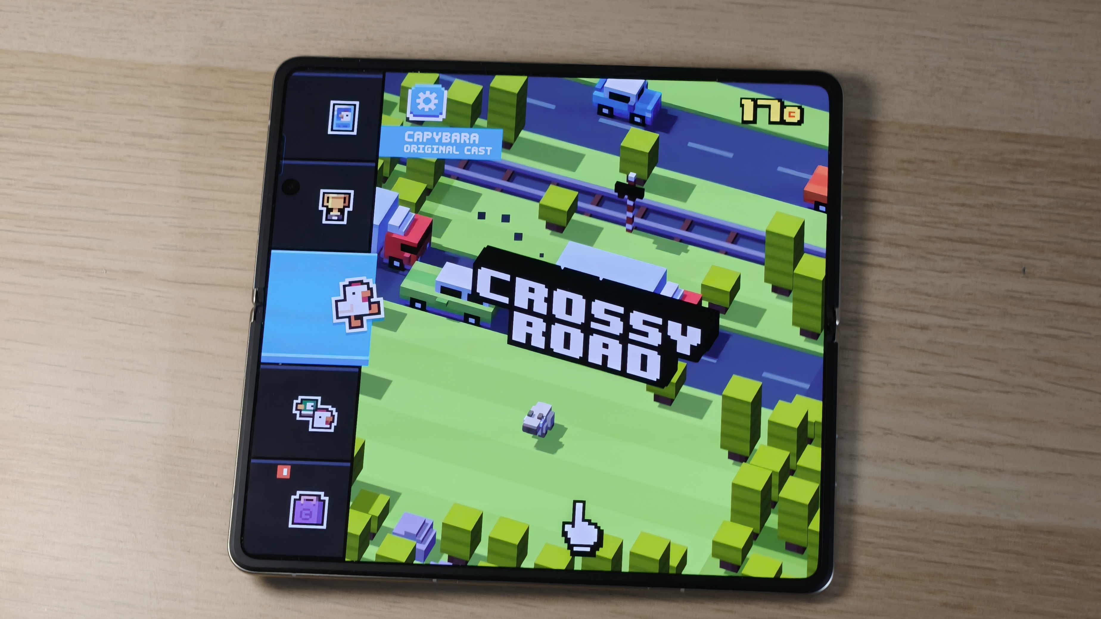Crossy Road p&aring; Honor Magic V5.