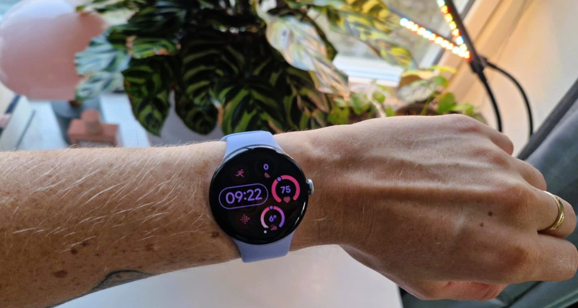 Test av Google Pixel Watch 4: Google bygger videre på en allerede vakker klokke