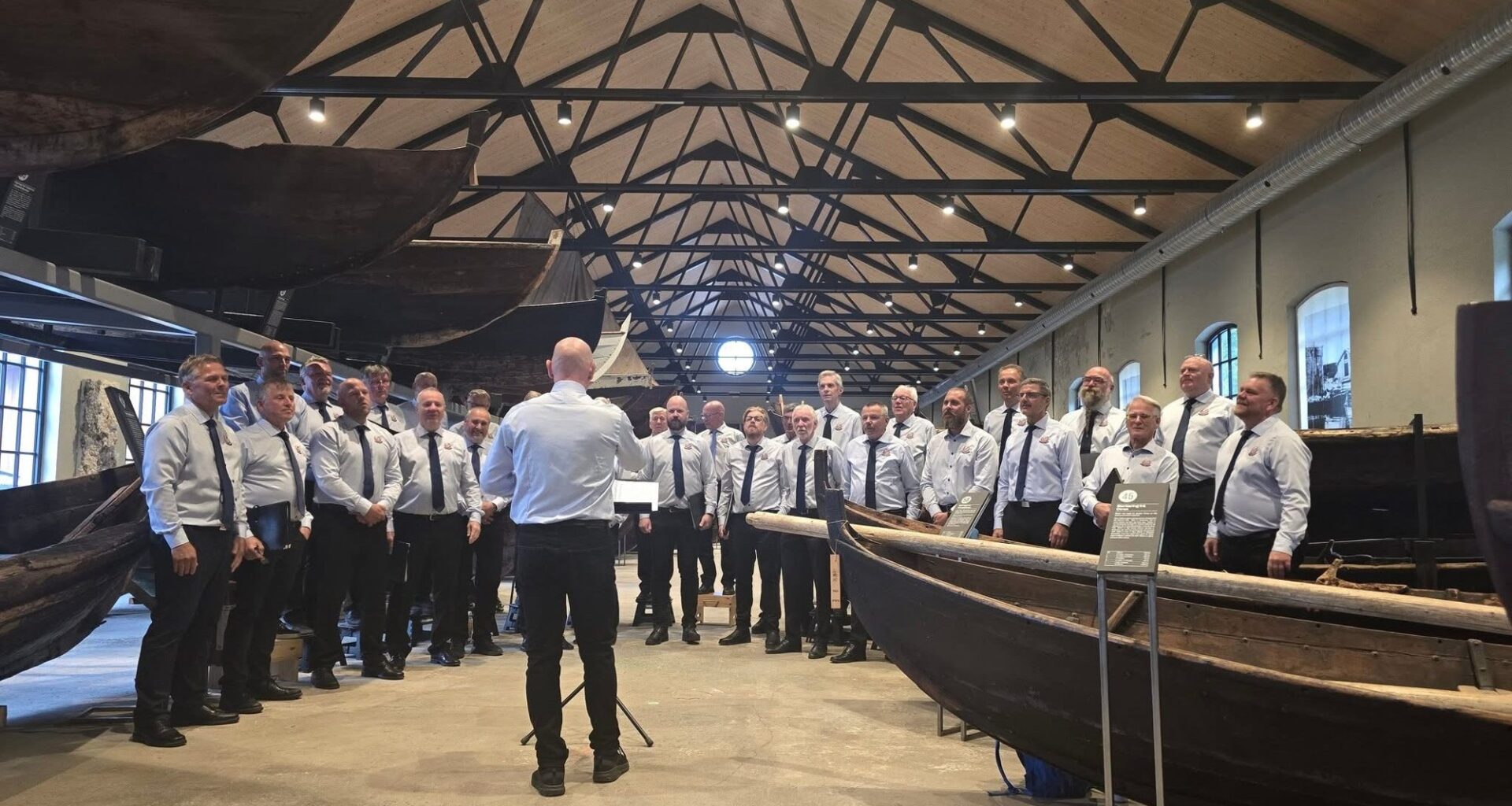 Kultur, Kor | Feirer 20 år med kabaret: – Vil by på oss selv, bokstavelig talt