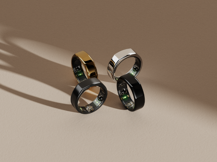 Han skulle bare ta flyet med smartringen på – så satte ringen seg fast og måtte på sykehus