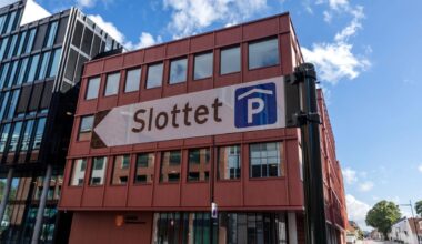 (+) Skrur opp prisen på parkering - fvn.no