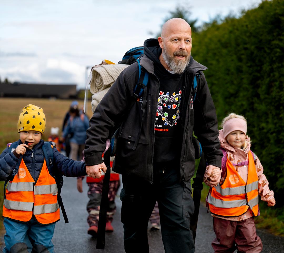 Barnehageansatte står ofte alene med barna