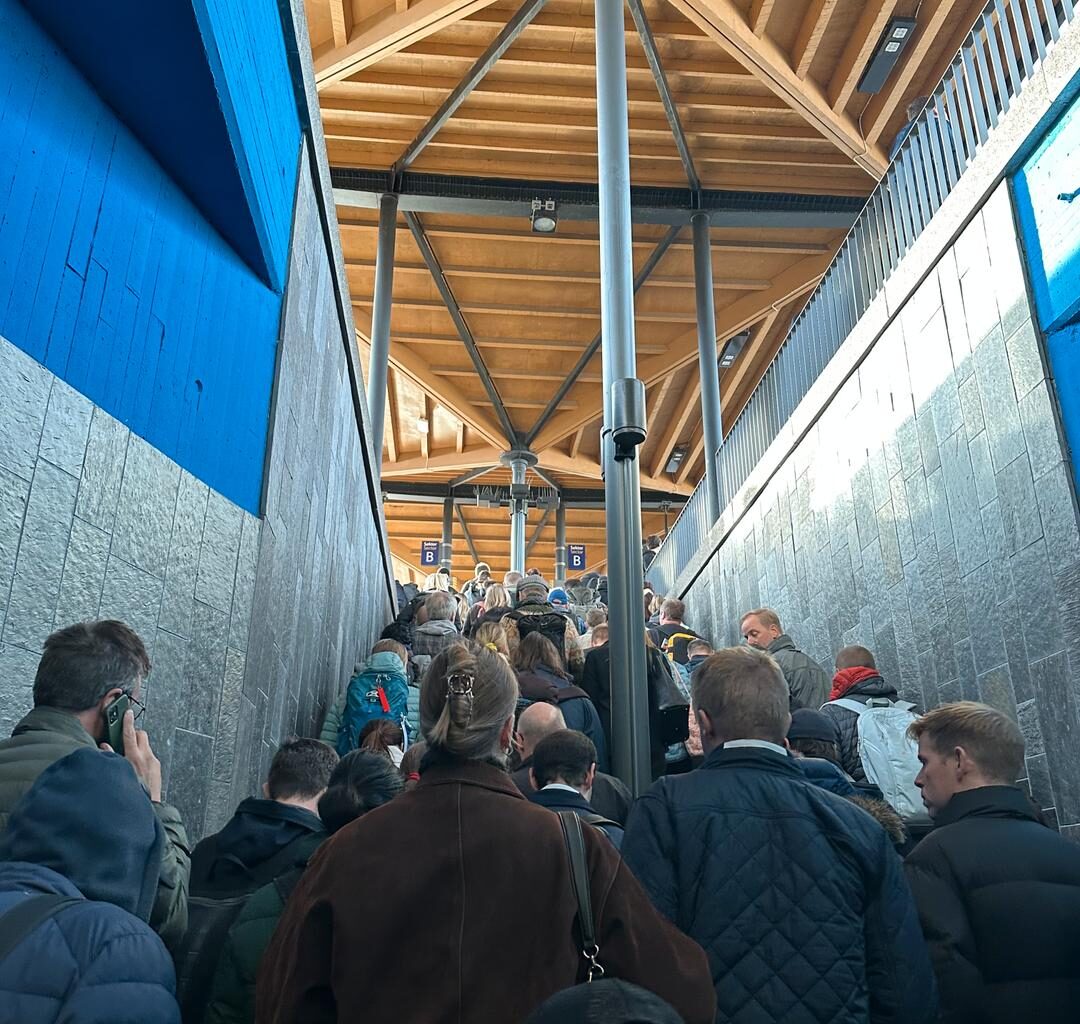 Togtrøbbel ved Lillestrøm - må regne med forsinkelser og innstillinger