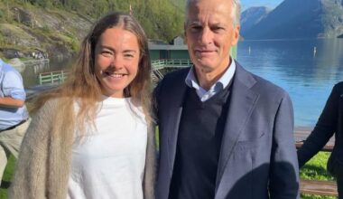 Hege Ringdal (26) tok jobb i hjembygda etter å ha møtt Jonas Gahr Støre: Nå mister hun studielånskutt