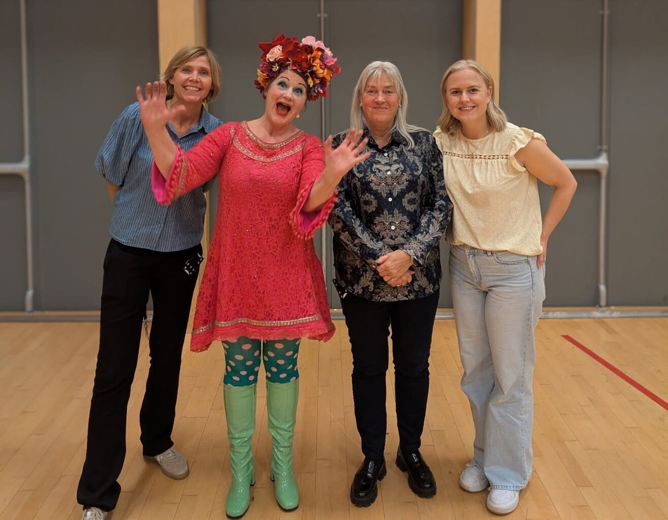 Lunner, Helse | Et forrykende humorshow – og en hyllest til de usynlige heltene