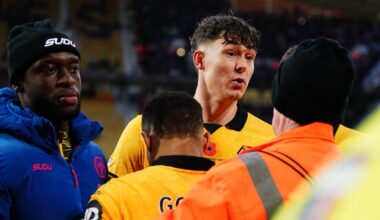 Jørgen Strand Larsen konfrontert av illsinte fans