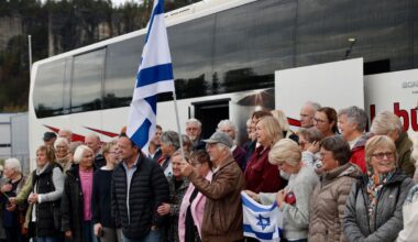 (+) – Vi er her for å vise sympati med jødene - fvn.no
