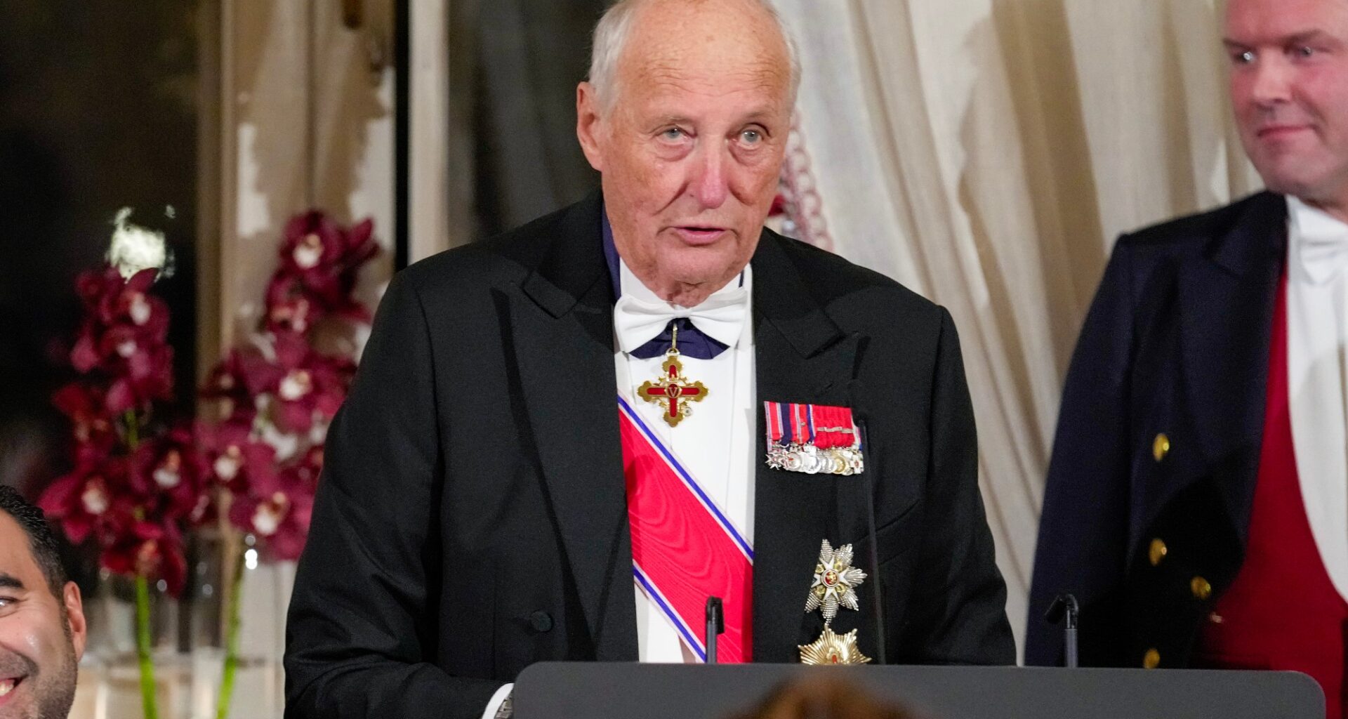 Slottet, Kongefamilien | Elg fra Sikkilsdalen sto på menyen på Slottet under festmiddagen